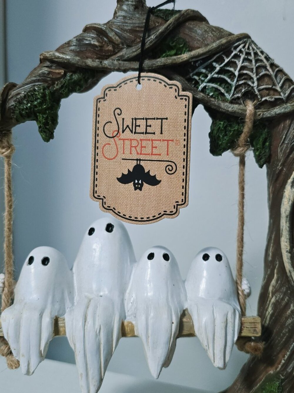 Sweet Street Ghosts on Swing Decor -Spooky cute - Picture 5 of 5